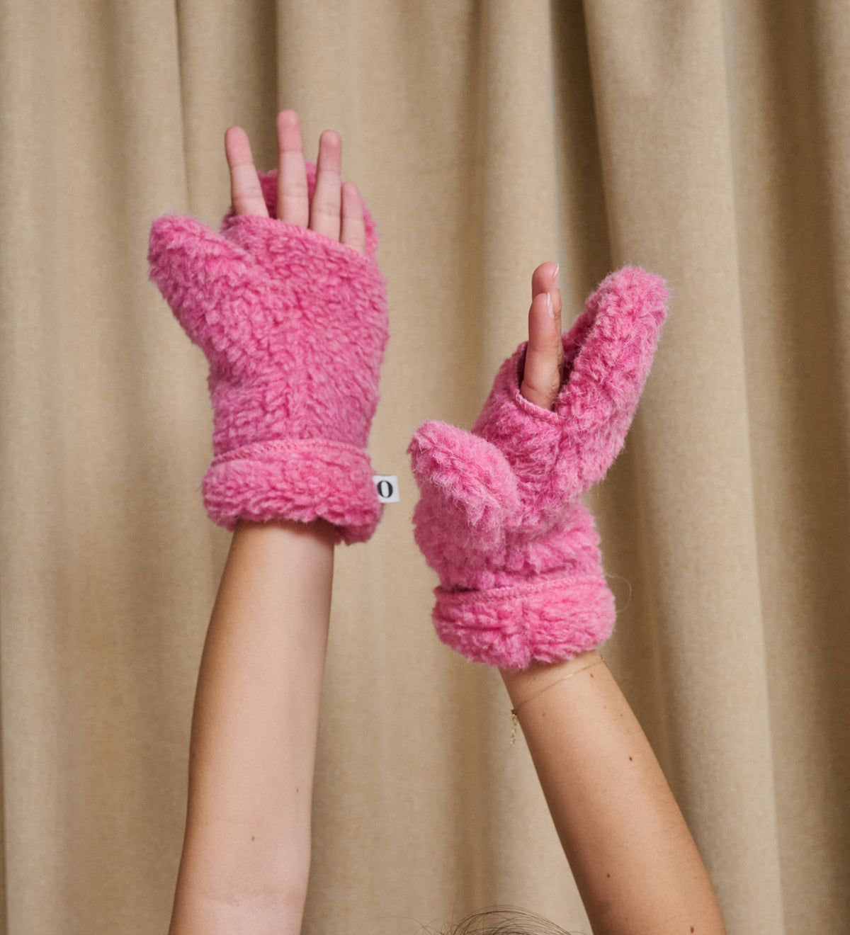 ISLA Merinowolle Fäustlinge mit offenem Fingerbereich - rosa