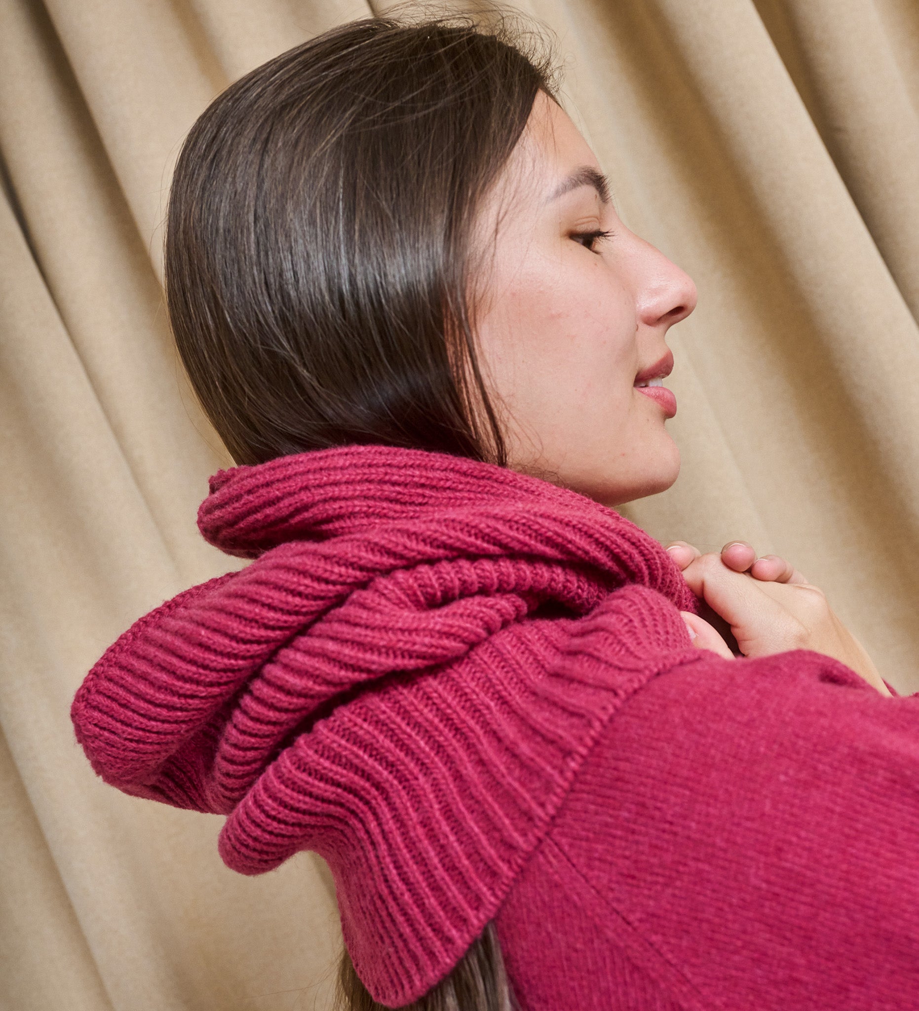 LIDIA merino neck warmer- dried raspberry