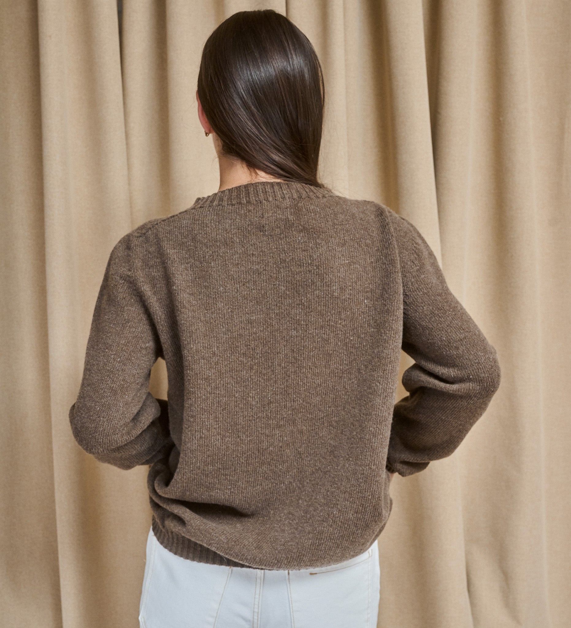 TYRA Klasyczny sweter z wełny merino - kawa zbożowa