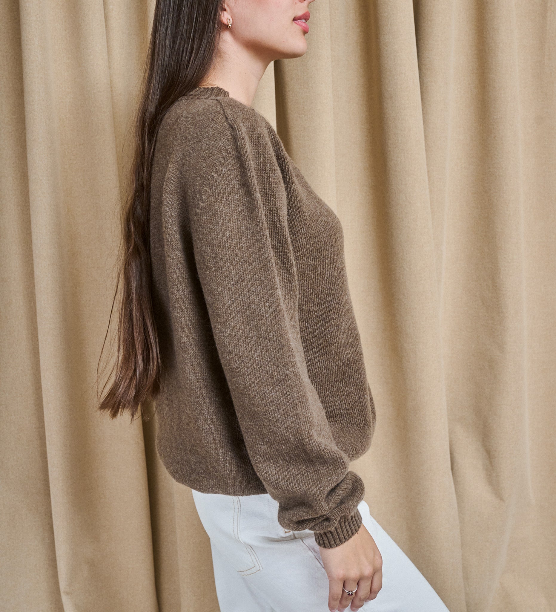 TYRA Klasyczny sweter z wełny merino - kawa zbożowa