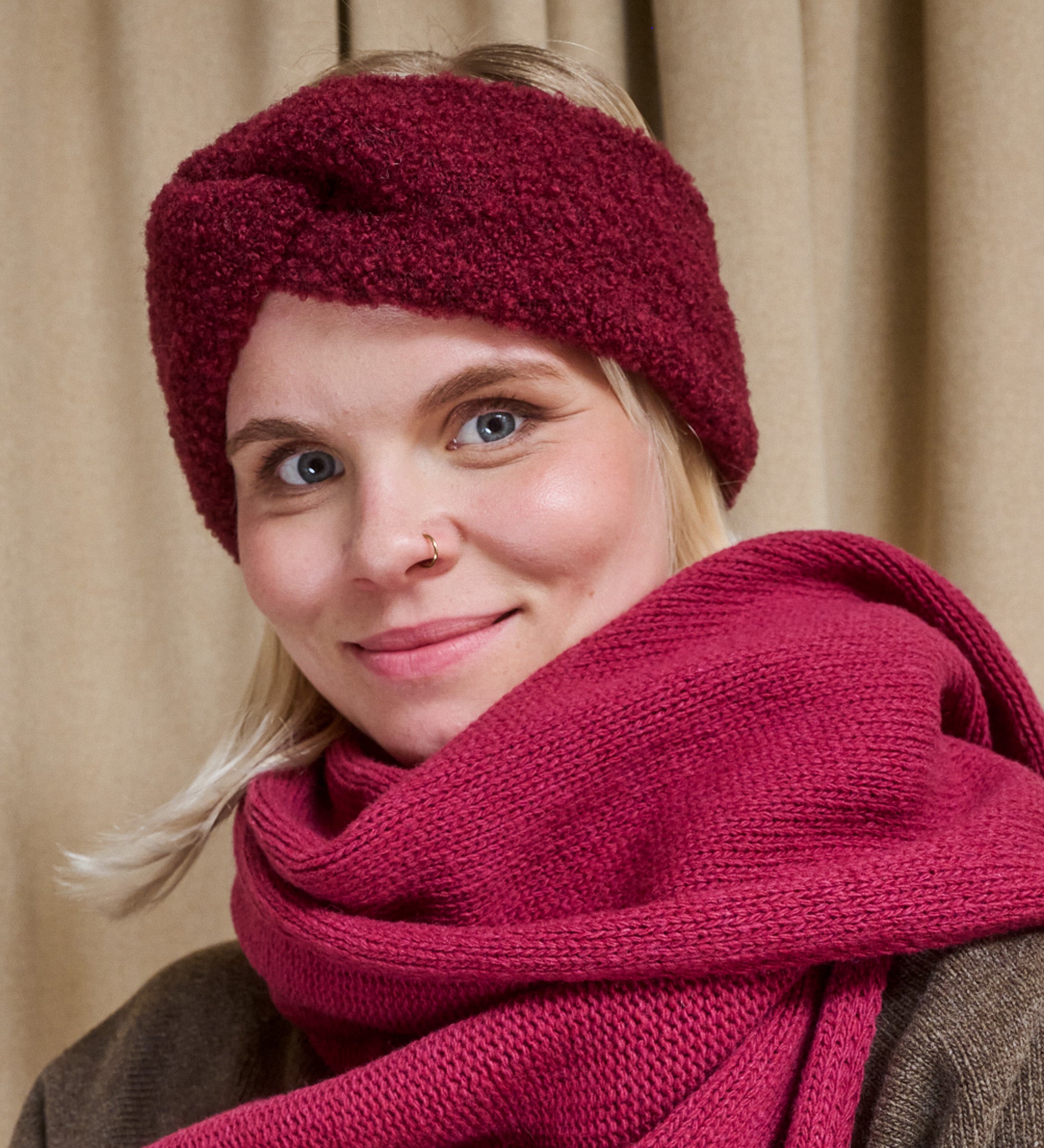 ELLA Opaska z wełny merynosa boucle - buraczkowa