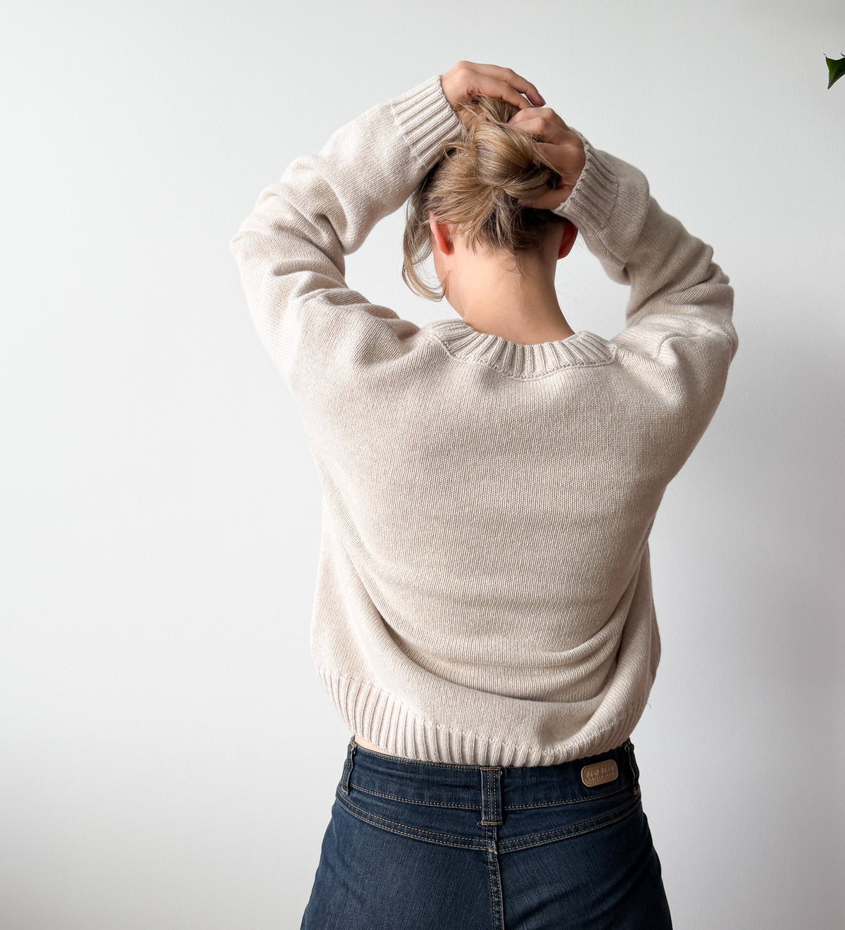 ANEMONE Gruby sweter z wełny merino oversize - prażony migdał