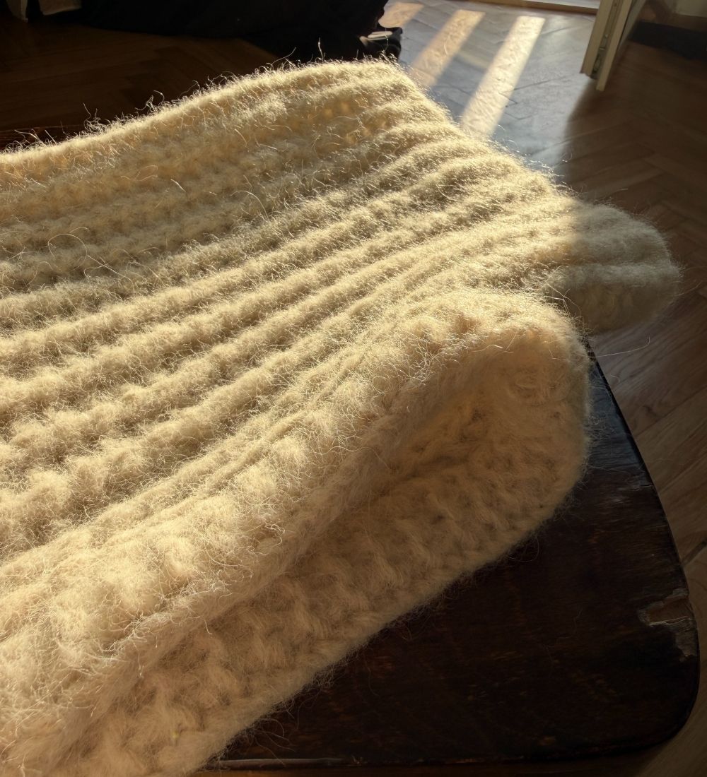 HYGGE Miękki komin z wełną alpaki -  beżowy