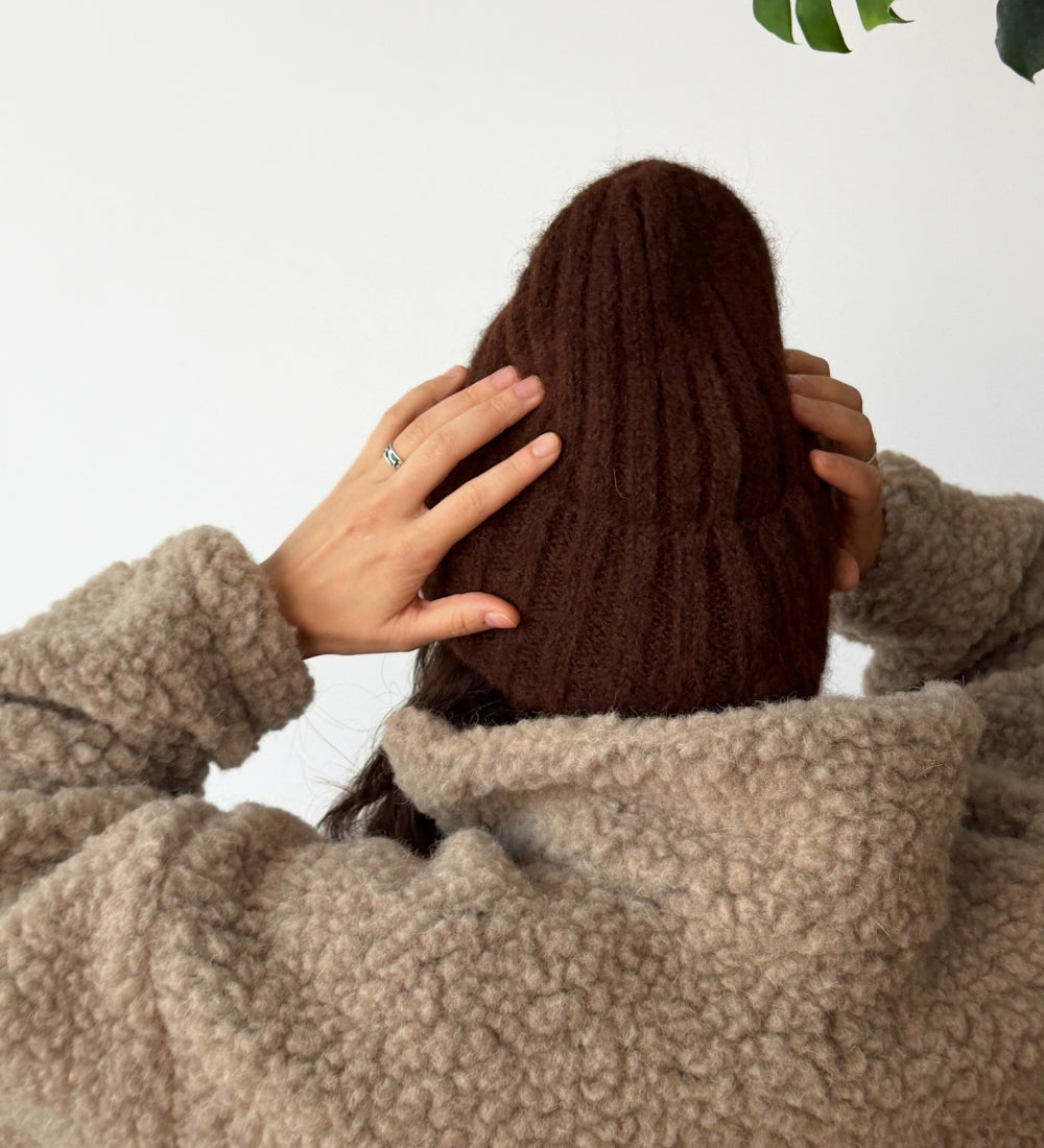 SNUGG Czapka z wełną alpaki - czekoladowa