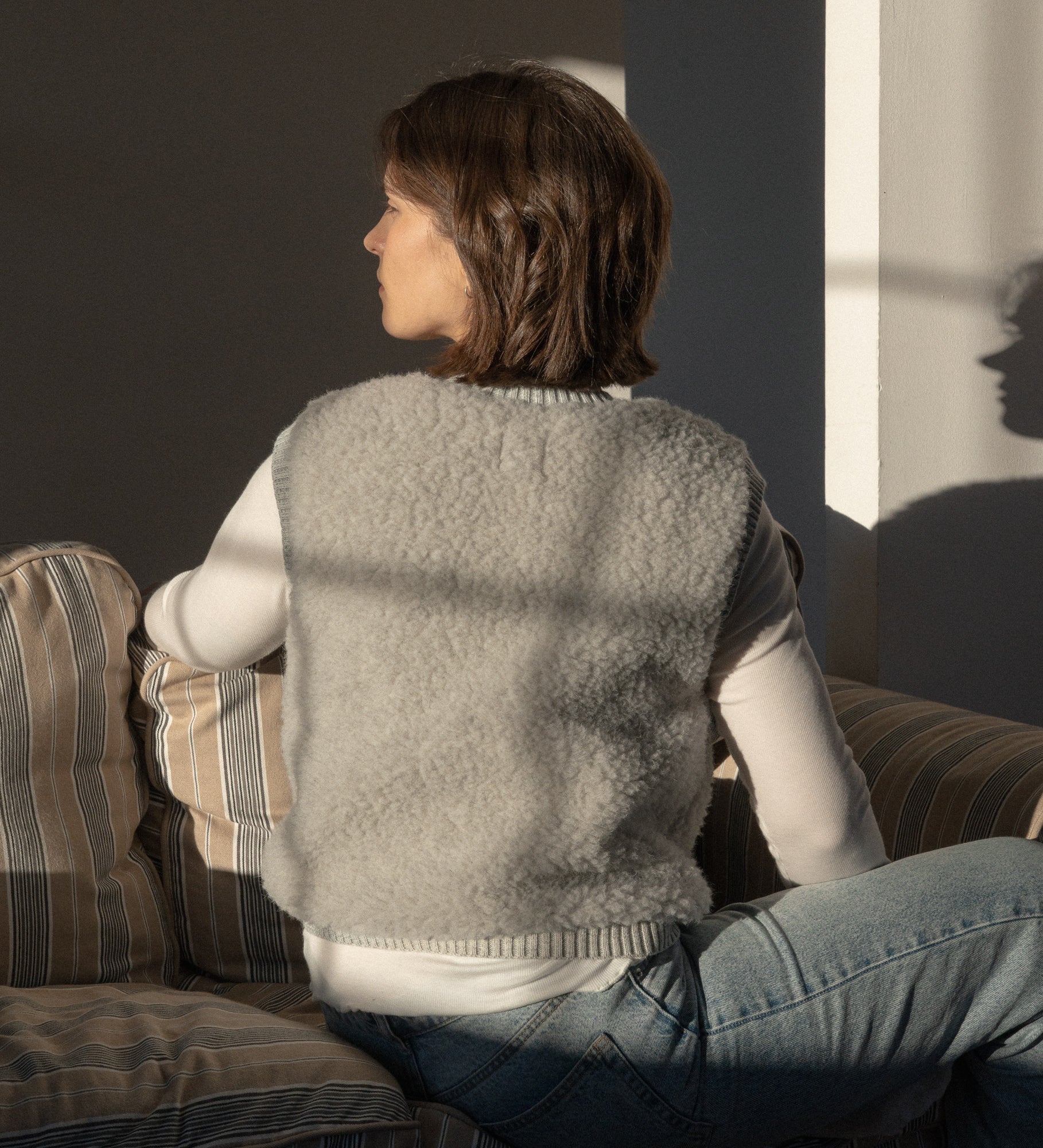 LUNA Sweter bez rękawów, który robi całą stylizację - szara
