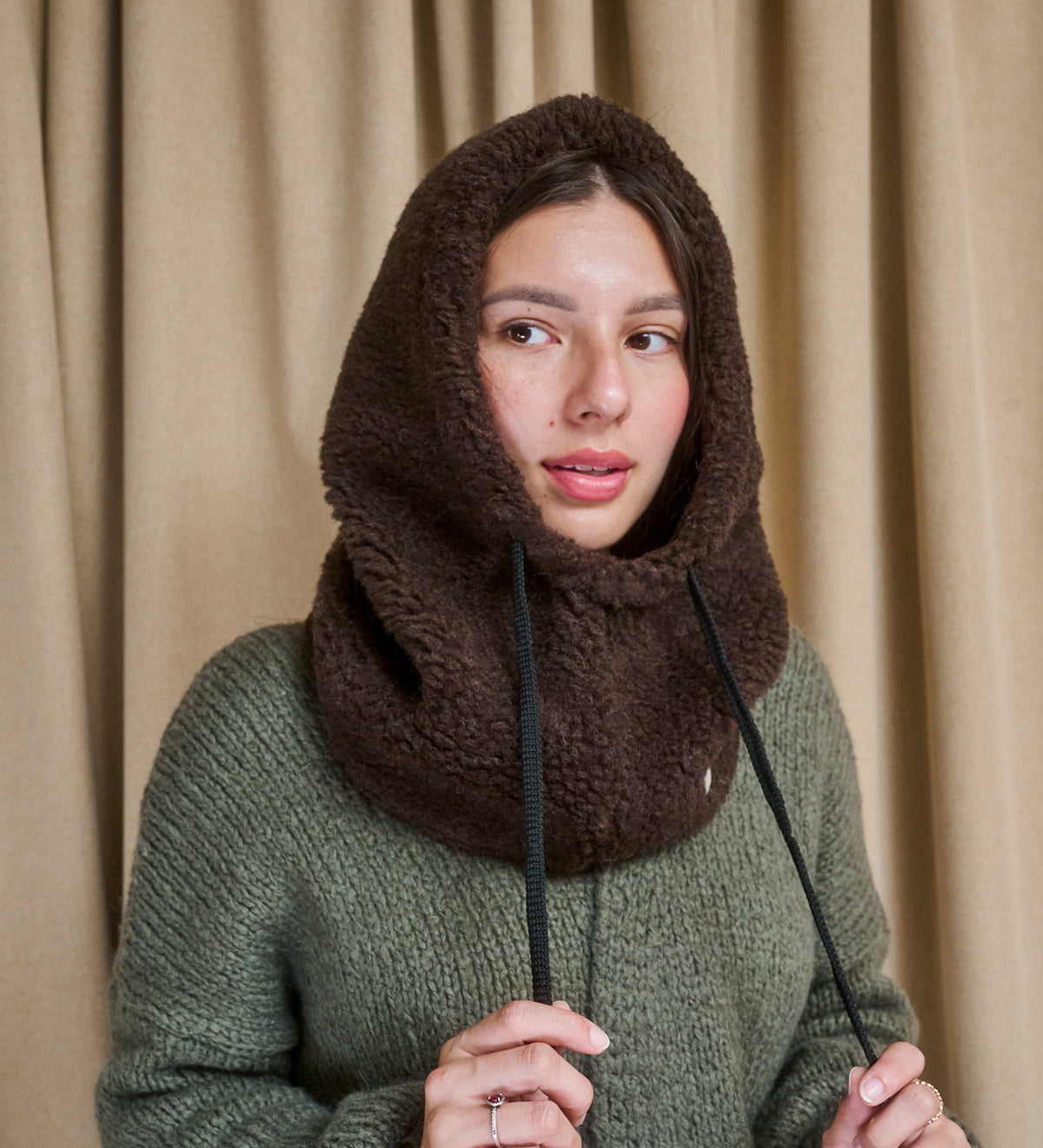 LIDIA Sturmhaube aus Merinowolle - Schokolade