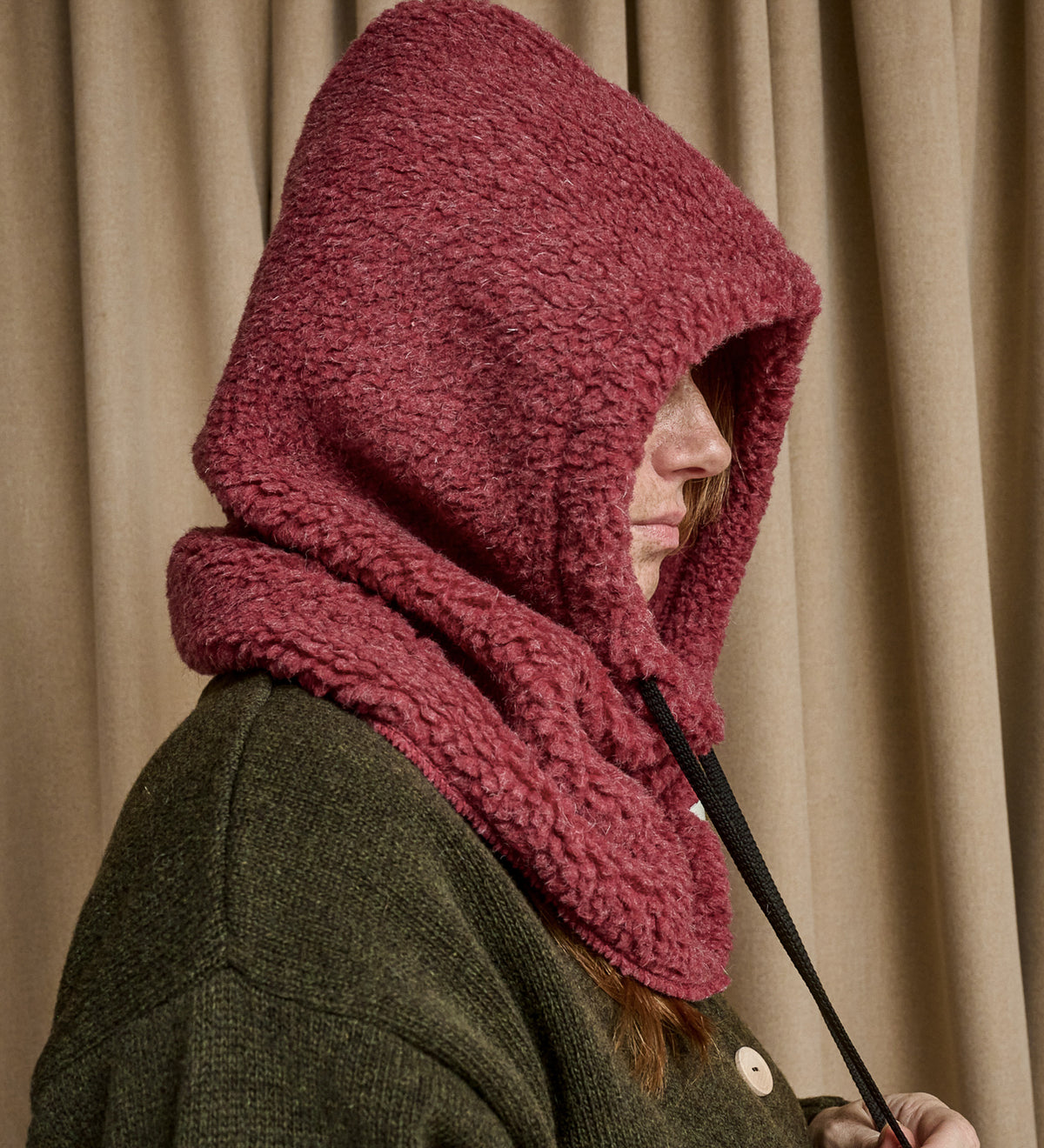 LYKKE Sturmhaube aus Merinowolle - bordeauxrot
