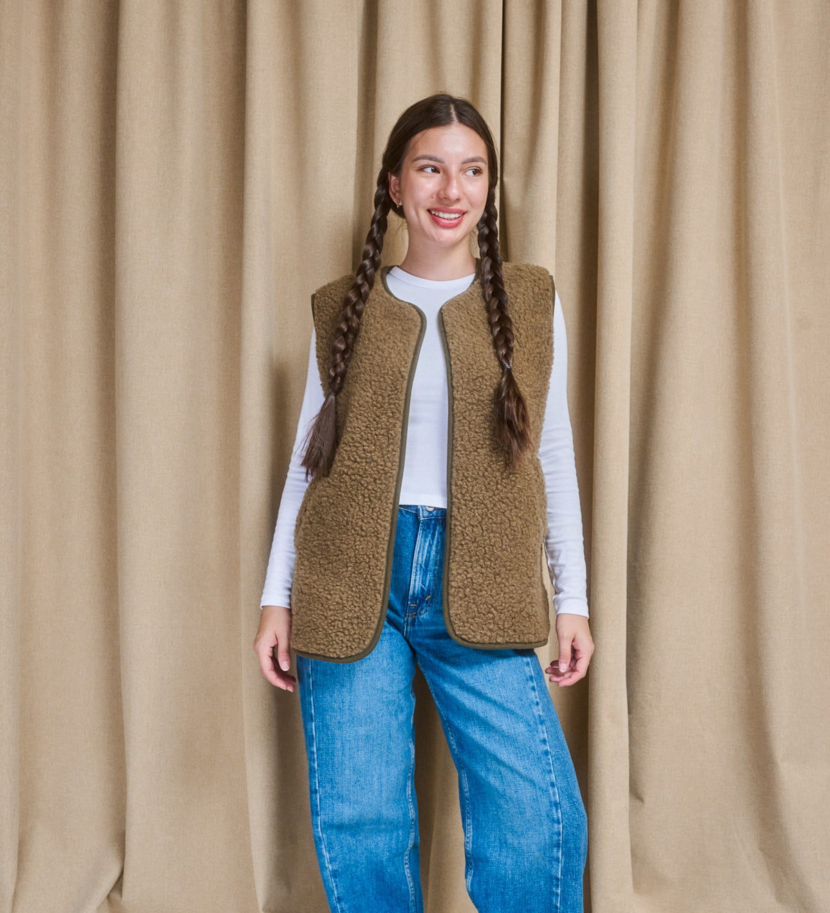 GAJA Zapinana merino wool gilet - oak