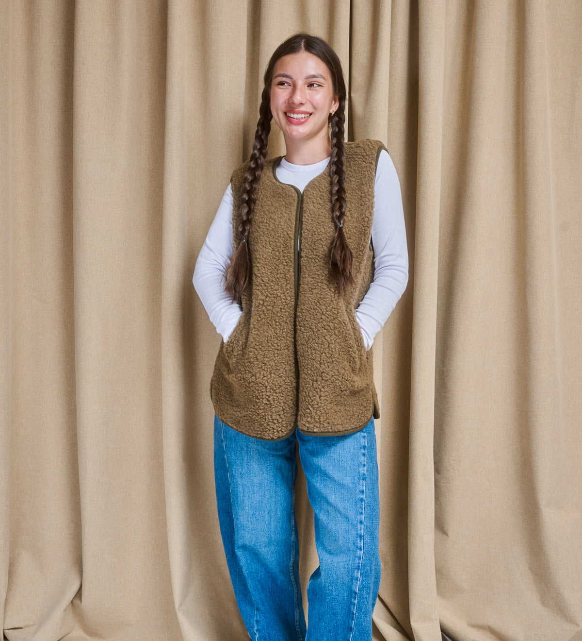 GAJA Zapinana merino wool gilet - oak