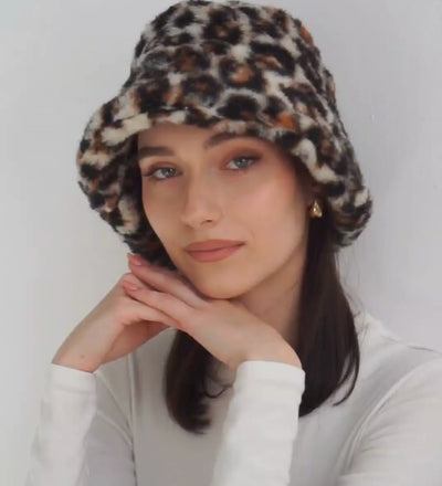Bucket hat w panterkę z wełny merynosa